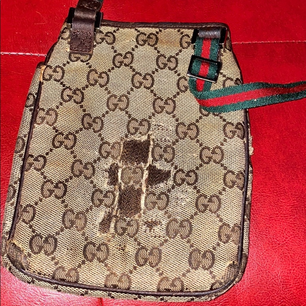 Vintage Gucci sling bag (as is)